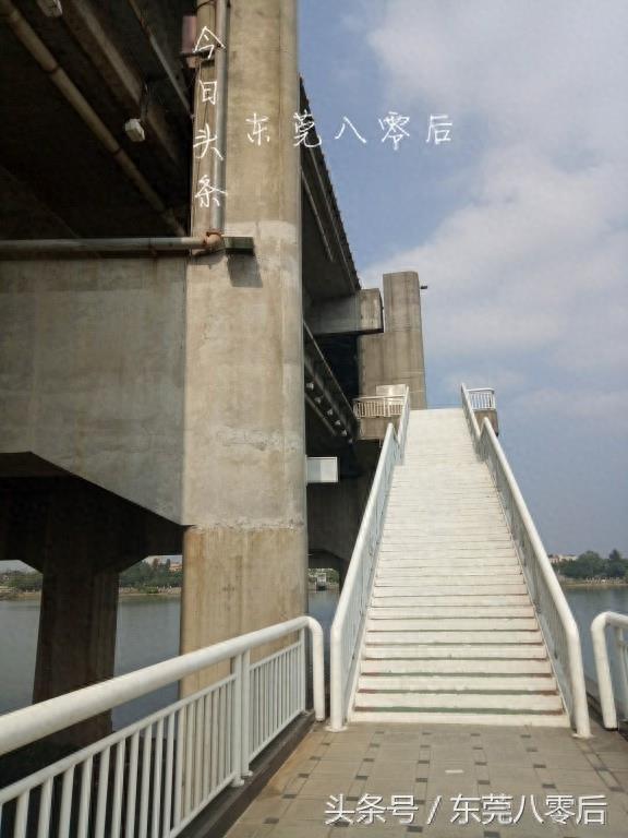 东莞东江大桥，这是中国第一座双层公路桥，雄伟，壮观，够霸气！