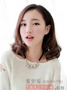 ​没刘海的女生发型 简单又清爽