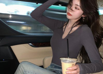 ​晚上怎么和女生聊天找话题文案(晚上怎么和女生找话题聊天)