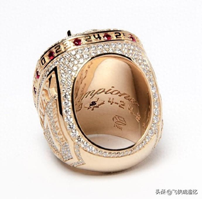 猛龙官方发布的总冠军戒指细节图，超过650颗钻石组成