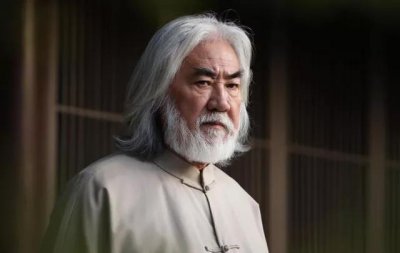 ​69岁的张纪中被网传潜规则多位年轻女星，昔日员工称还有范冰冰