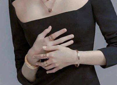 ​结婚七年没去看望婆婆，如今我车祸住院，婆婆居然主动来照顾我