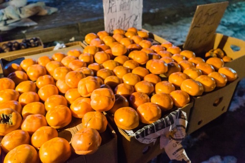 冻梨、冻柿子，在东北越冷的天越要吃凉的