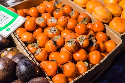 冻梨、冻柿子，在东北越冷的天越要吃凉的