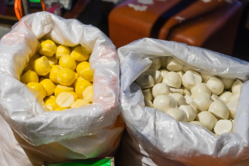 冻梨、冻柿子，在东北越冷的天越要吃凉的