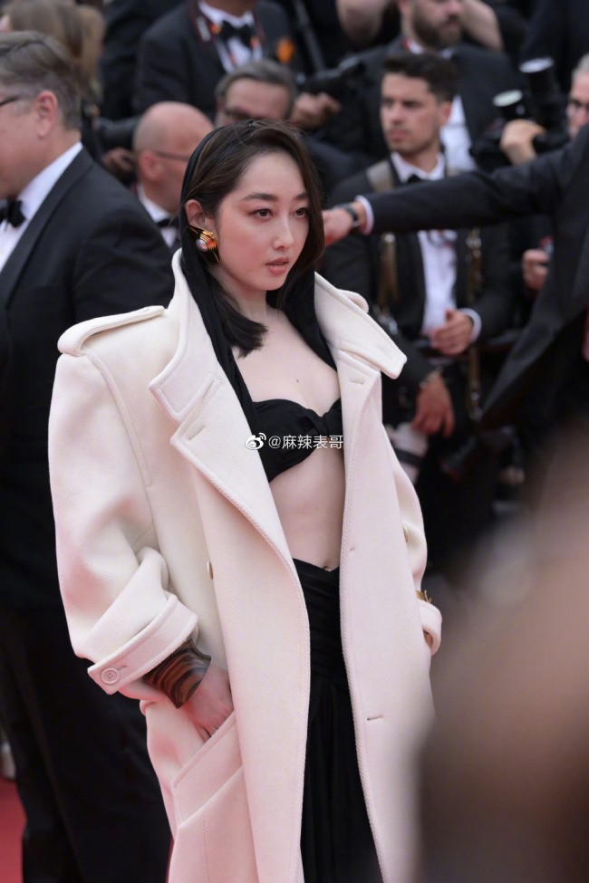 戛纳红毯造型被吐槽 蒋梦婕:随便说,我很喜欢