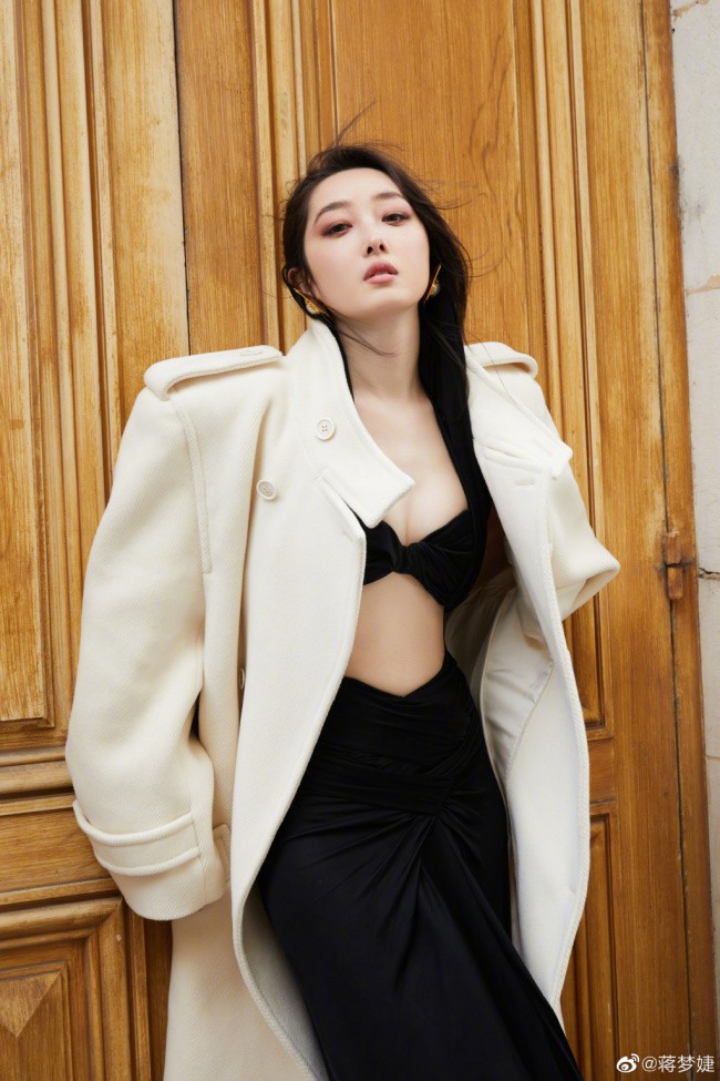 戛纳红毯造型被吐槽 蒋梦婕:随便说,我很喜欢