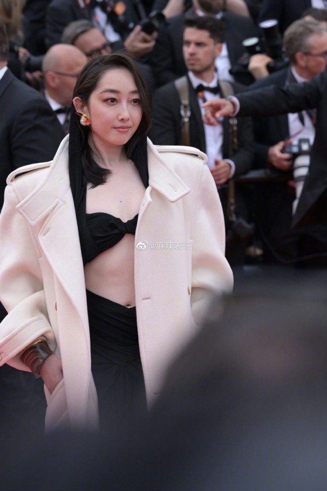 戛纳红毯造型被吐槽 蒋梦婕:随便说,我很喜欢