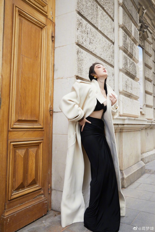 戛纳红毯造型被吐槽 蒋梦婕:随便说,我很喜欢