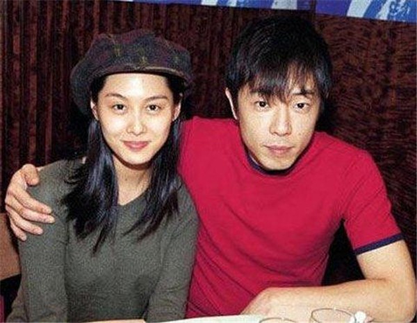 黄贯中靠什么经济来源一年的收入有多少,黄贯中在香港的地位现状