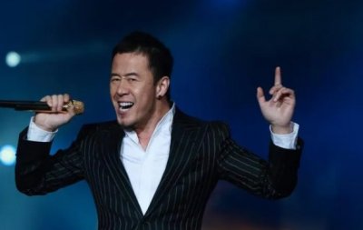 ​杨坤的老婆是白雪吗（杨坤女友白雪个人简历）