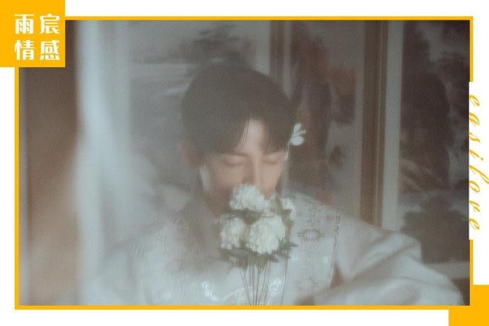 分手后男人还爱你的表现(男人还爱着你的表现)