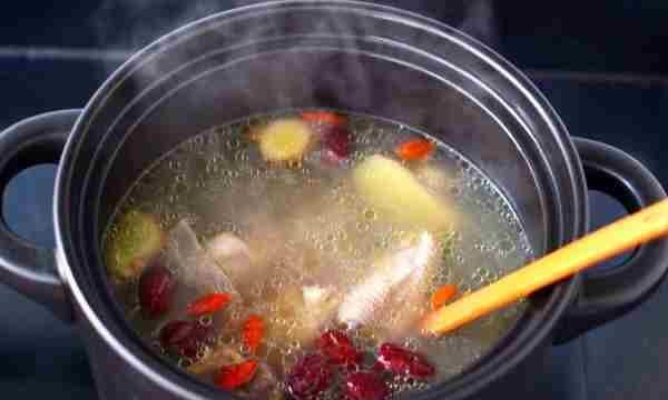 鸡汤怎么炖好喝又营养,鸡汤营养丰富吗图19