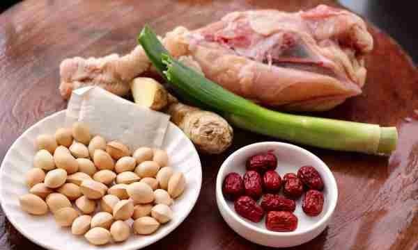 鸡汤怎么炖好喝又营养,鸡汤营养丰富吗图5