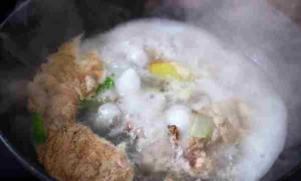 鸡汤怎么炖好喝又营养,鸡汤营养丰富吗图11