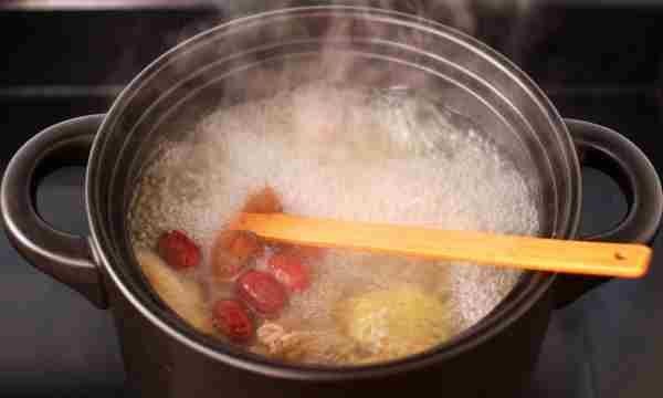 鸡汤怎么炖好喝又营养,鸡汤营养丰富吗图17