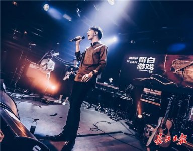 不想只做选秀歌手,“好声音”湖北学员侯磊发行首张专辑