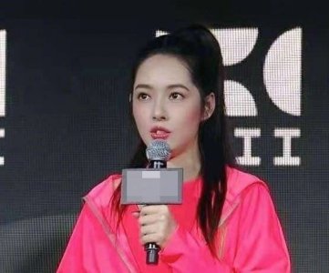 37岁郭碧婷罕谈家庭,自曝向佐对女儿是严父,网友:孩子才半岁