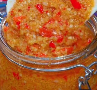 一酱多用,美味无限!如何制作万能蒜蓉酱?