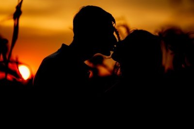 ​床上让男女都“舒服”的6种“技巧”，你会做过几个？