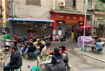 ​郑州火了35年的老式烩面，没人带路找不到，很多人只为情怀而来