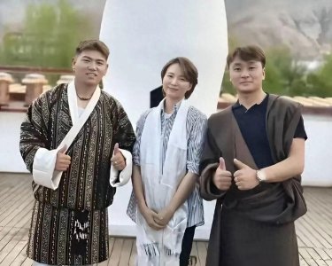 ​绝美出镜！董卿素颜50岁亮相拉萨，看起来比少女还年轻！