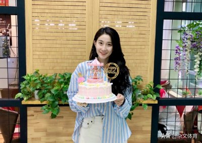 24岁张豆豆晒出5张照片!时隔多年回家过生日,曾因昂首挺胸走红