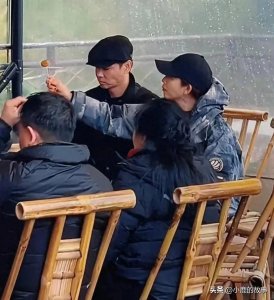 ​蔡少芬一家陪张晋回重庆老家过年，对婆婆如姐妹，对妈妈冷漠无视