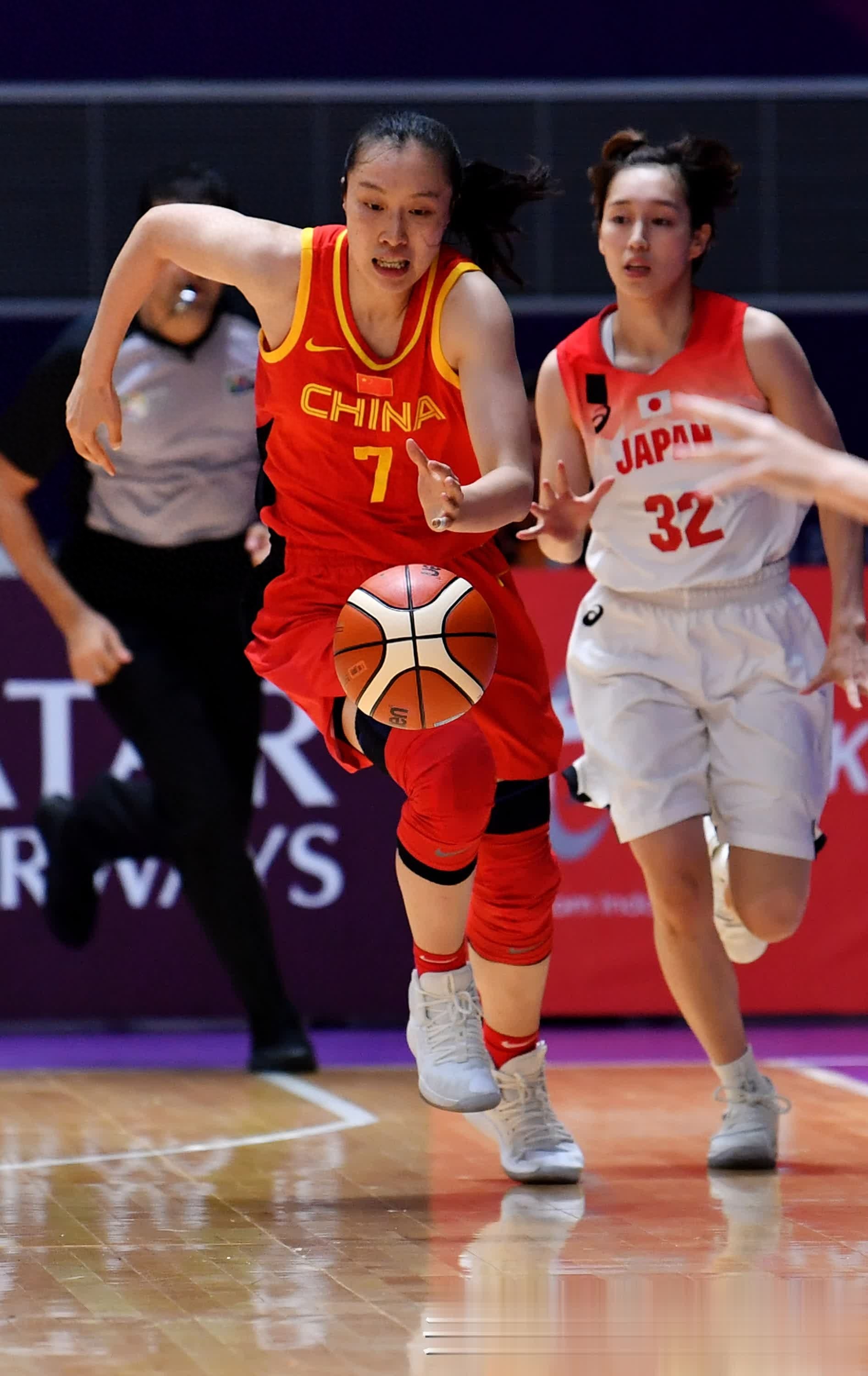 组图：中国女篮一姐邵婷