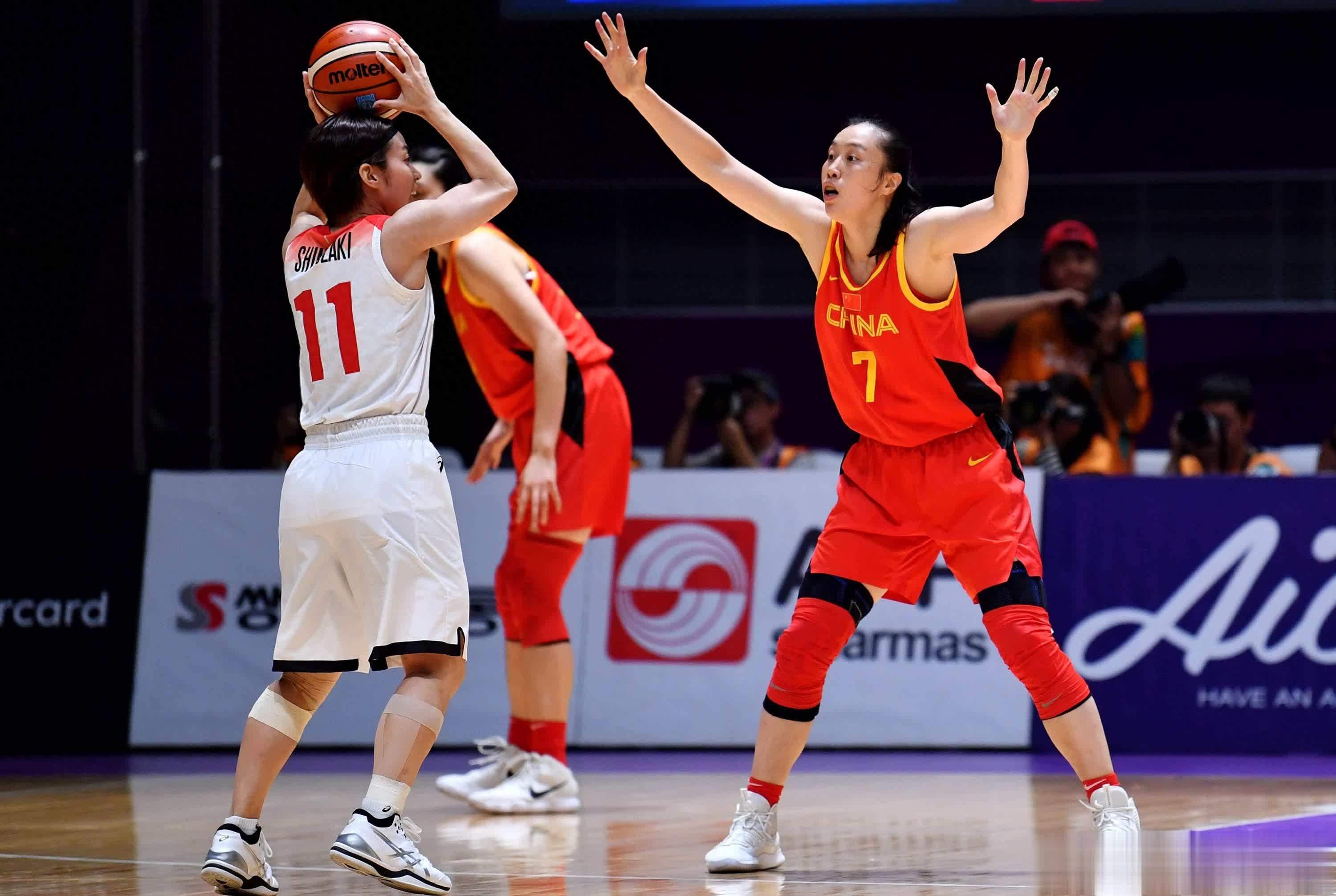 组图：中国女篮一姐邵婷