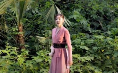 肖战与吴宣仪拍宣传片,可谁注意他“手放”的地方?脱粉一分钟