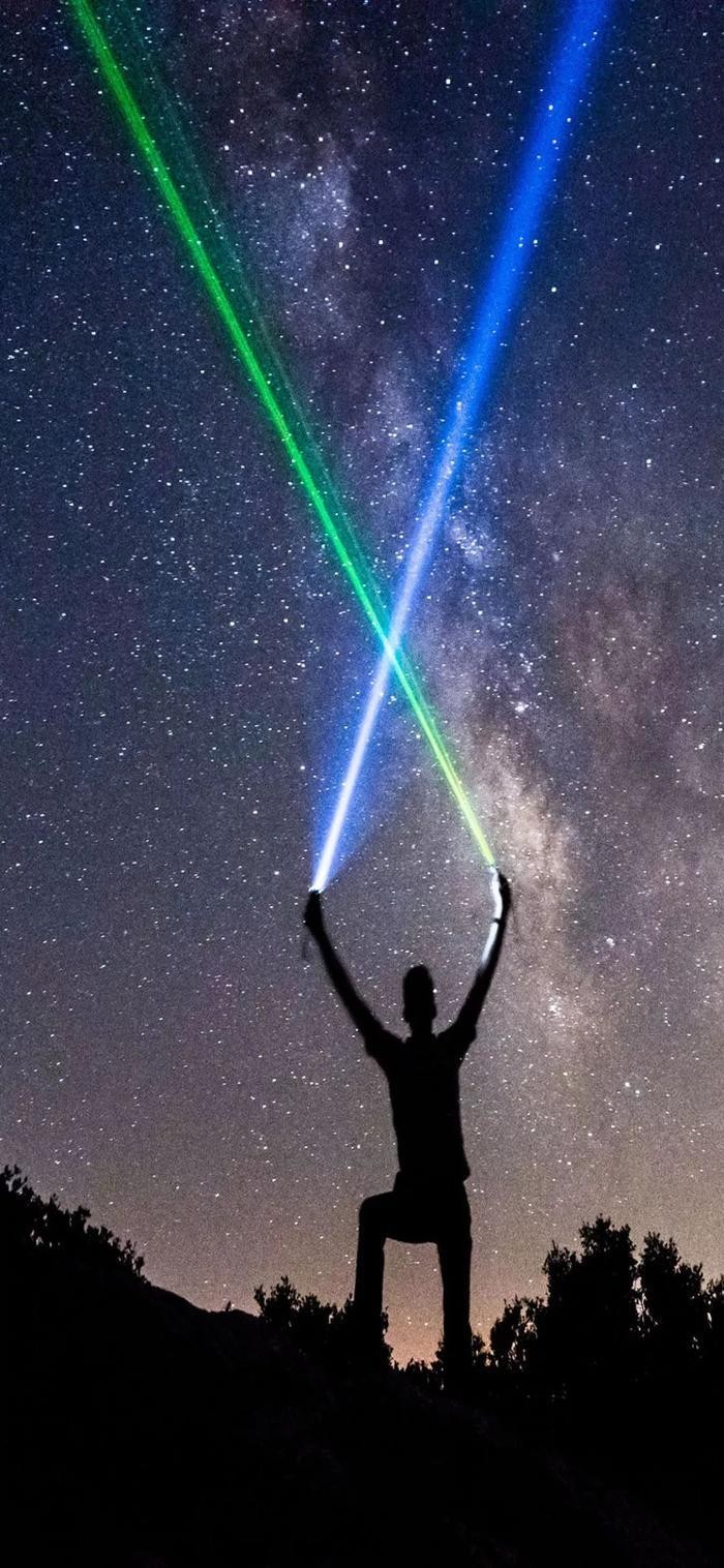 壁纸集:iphoneX极具创意壁纸,让你眼前一亮