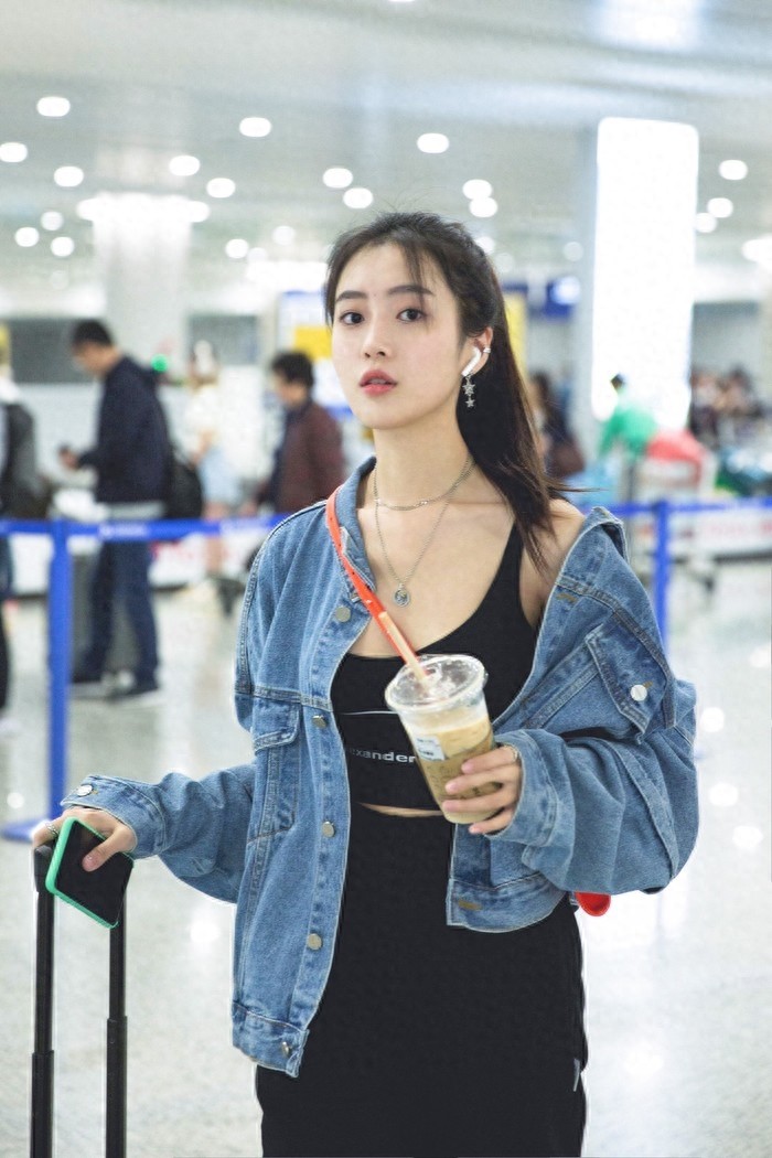 组图:内地新人王梓薇