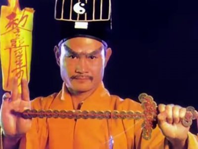 除了林正英的僵尸片,你还记的这五部经典的搞笑的香港鬼片吗?