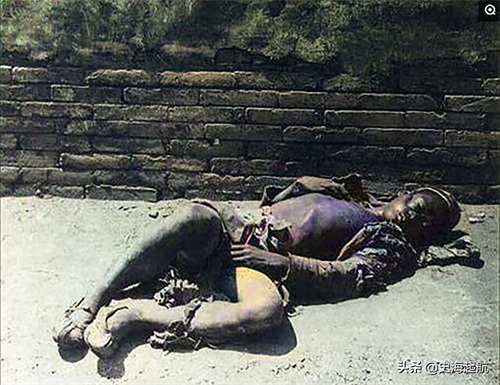 老照片:晚清时期苦难的中国,满大街的乞丐,他们都吃不饱穿不暖