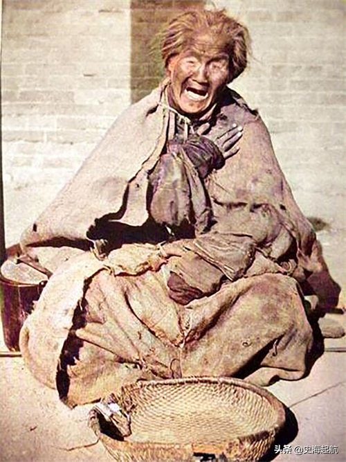 老照片:晚清时期苦难的中国,满大街的乞丐,他们都吃不饱穿不暖