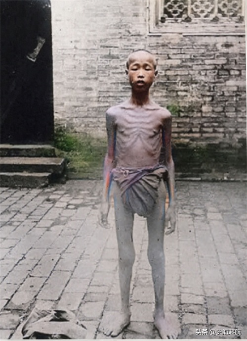 老照片:晚清时期苦难的中国,满大街的乞丐,他们都吃不饱穿不暖