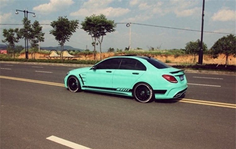 蓝色外观,个性十足,奔驰C200改装案例