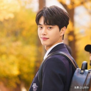 盘点2019南韩四位大势男演员,前途无限,未来可期