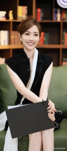 张纯烨 江苏卫视主持人