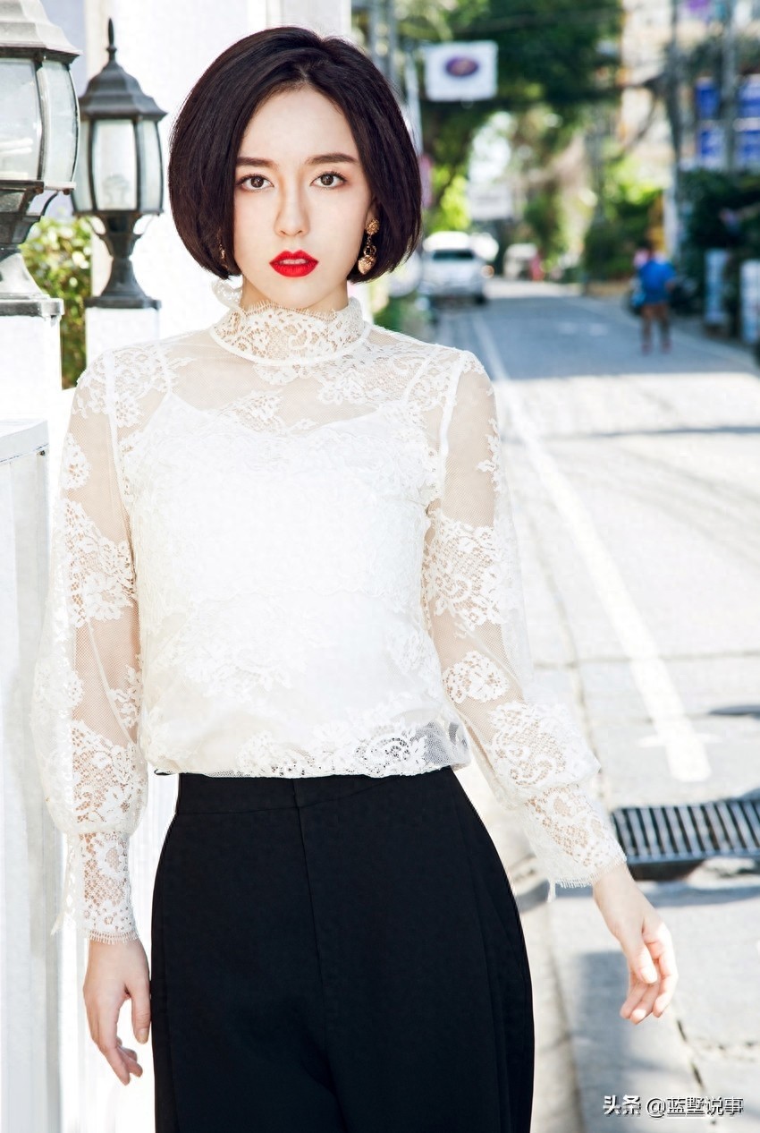 吕佳容,更撩人的是红唇