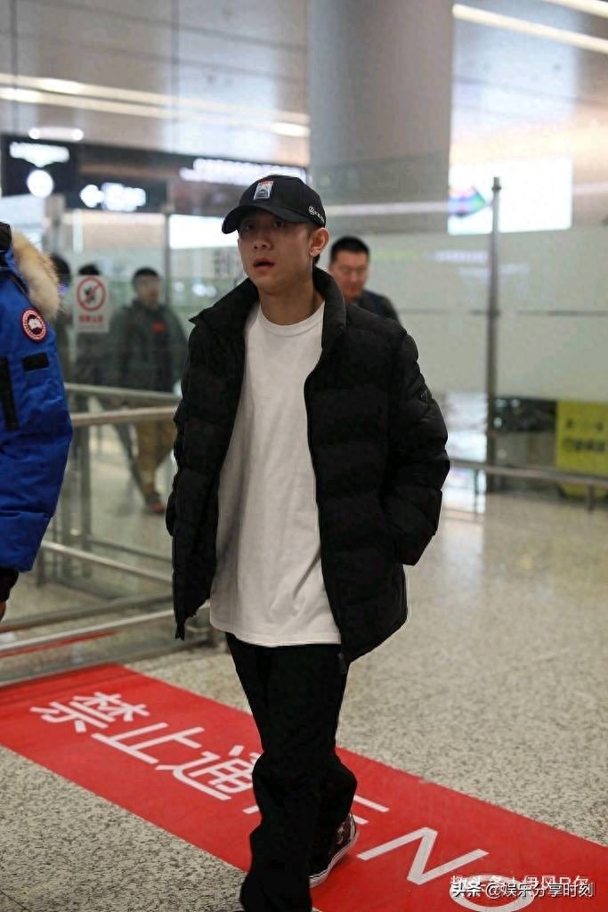 张一山带着《局中人》片头曲《无双》披荆斩棘而来