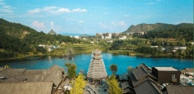 ​时尚潮流与历史印记：万达小镇的魅力