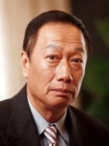 奶奶竟然救过台湾首富郭台铭老爹的命