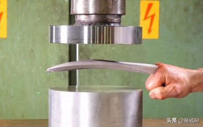 金刚狼艾德曼钢爪并非唯一,这10位角色也用它锻造武器