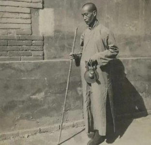 俗语“一斗穷,二斗富”,除了斗和簸箕,还有一种纹路,指纹奥秘