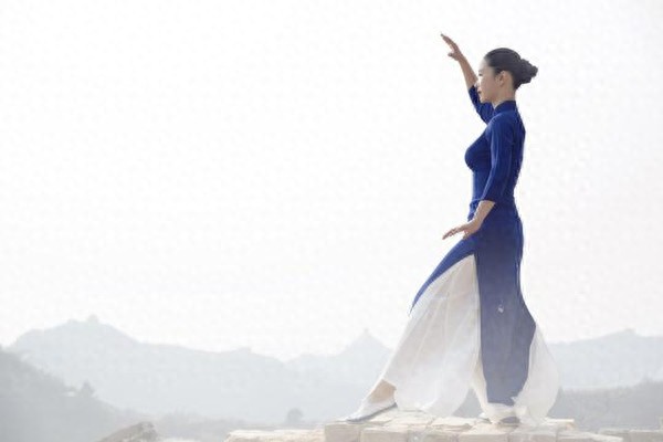 杨氏太极拳六代传人,80后美女叶泳湘的太极风尚