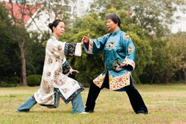 杨氏太极拳六代传人,80后美女叶泳湘的太极风尚