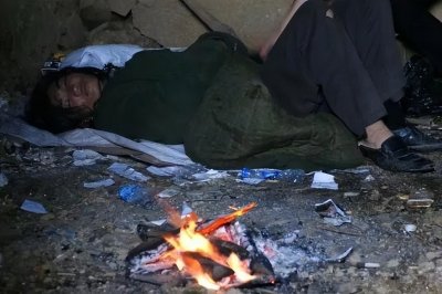 “中国第一懒人”杨锁:身体健全却从不下床,23岁饿死在床上