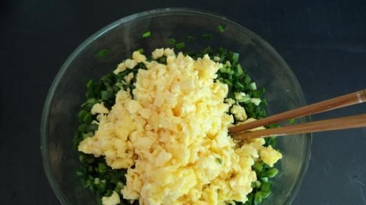 韭菜鸡蛋馅怎么调,韭菜鸡蛋馅怎么调窍门?图8